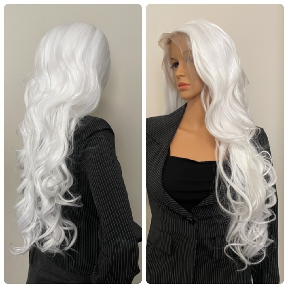 NWT 32” lace spiral coil body wave blended human hair 20% white long wavy wig